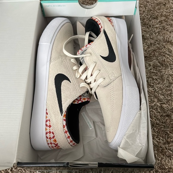 Brand new NIKE SB zoom - Picture 1 of 4